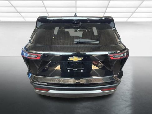 Used 2025 Chevrolet Equinox LT w/ Convenience Package II FWD image 3