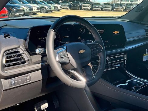 New 2026 Chevrolet Traverse LT w/ Enhanced Driving Package image 9