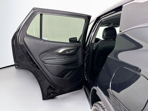 Used 2024 GMC Terrain SLT image 26