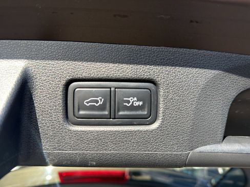 Used 2025 Kia Telluride EX w/ EX Captain's Chair Package image 18