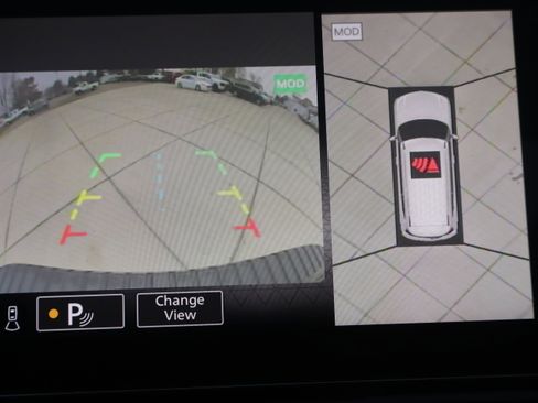 Used 2024 Nissan Armada SL w/ Captain's Chairs Package image 21