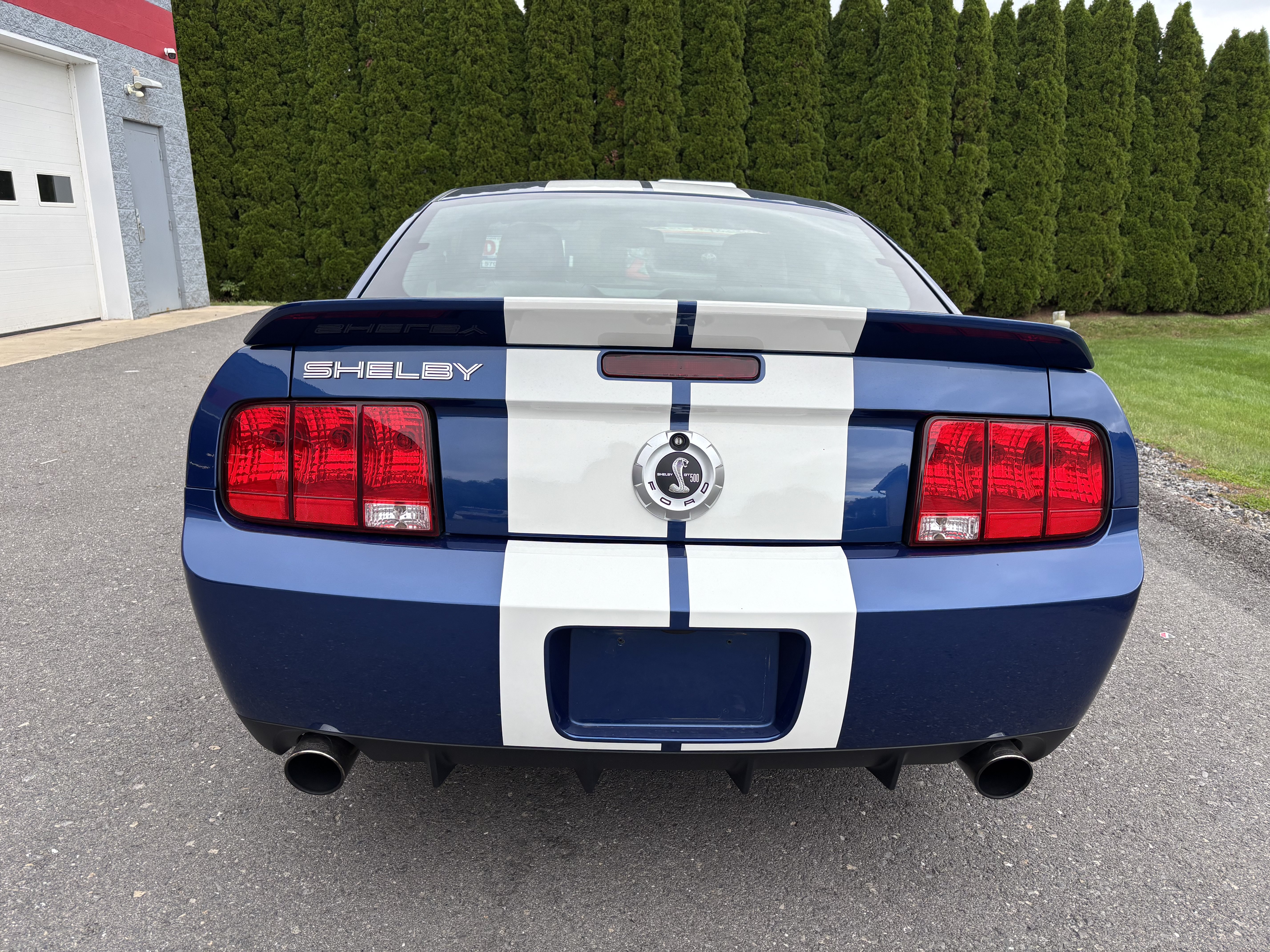 Used 2007 Ford Mustang Shelby GT500 RWD image 4