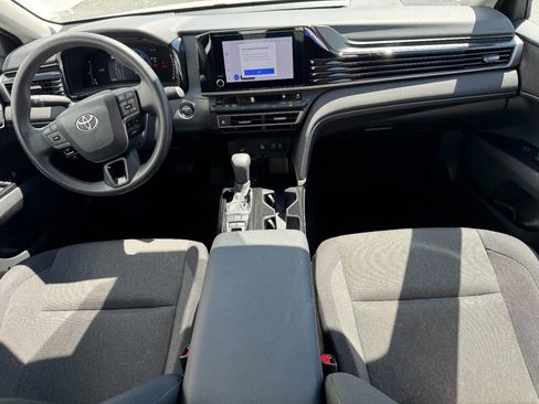 Used 2025 Toyota Camry LE image 11