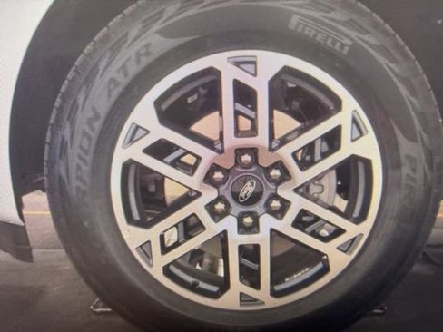 Used 2025 Ford Expedition Active image 12