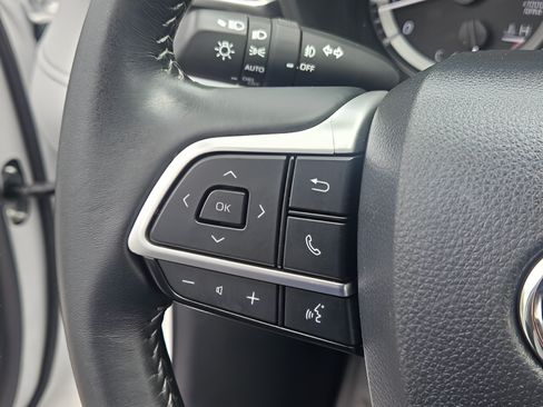 Used 2023 Toyota Highlander LE AWD/4WD image 24