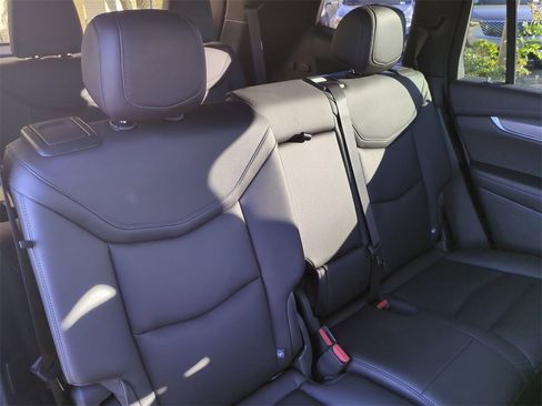 Certified 2023 Cadillac XT6 Luxury image 30