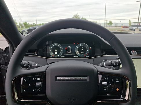 Used 2026 Land Rover Range Rover Evoque S AWD/4WD image 18