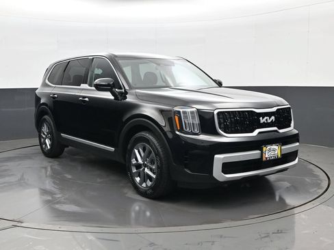 Used 2024 Kia Telluride LX AWD/4WD image 4
