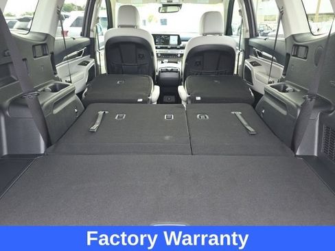 Used 2024 Kia Telluride SX w/ Towing Package FWD image 28