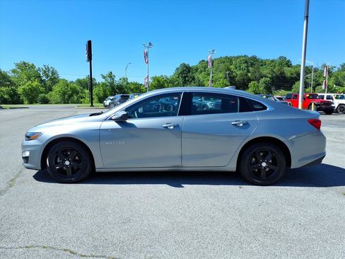 Used 2024 Chevrolet Malibu LT FWD image 2