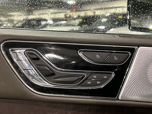 Used 2024 Lincoln Navigator Reserve image 21
