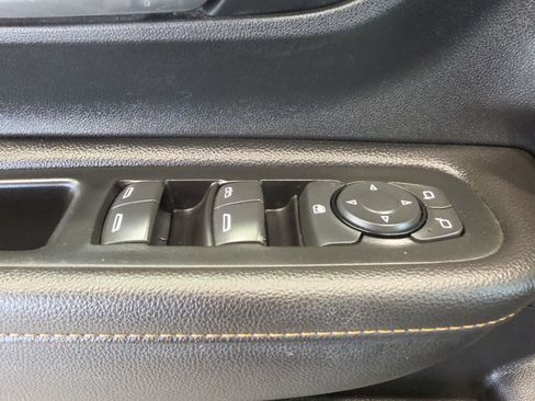 Used 2020 GMC Terrain SLE w/ Driver Convenience Package FWD image 17