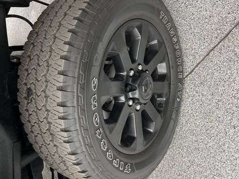 Used 2026 RAM 2500 Laramie AWD/4WD image 8