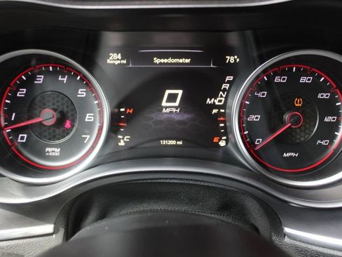 Used 2016 Dodge Charger SE RWD image 16