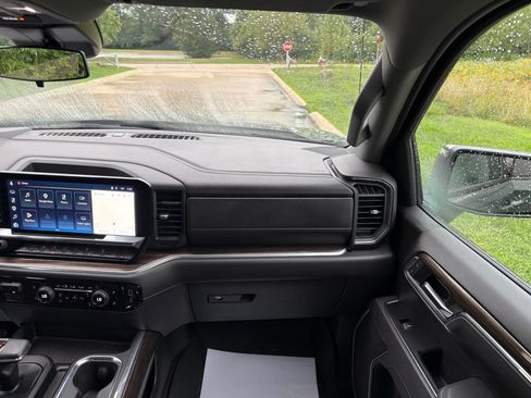 Used 2025 Chevrolet Silverado 1500 LT w/ Z71 Off-Road Package AWD/4WD image 34