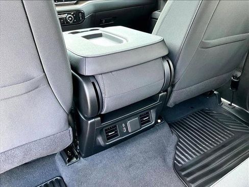 Used 2025 Chevrolet Silverado 1500 LT image 25