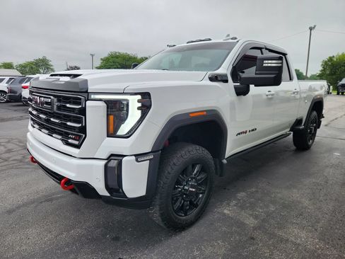 Used 2024 GMC Sierra 2500 AT4 w/ AT4 Preferred Package AWD/4WD image 11