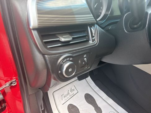 Used 2019 Buick Envision Essence AWD/4WD image 17