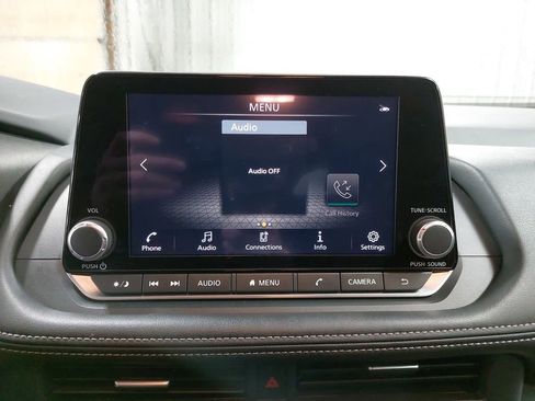 Used 2025 Nissan Rogue SV image 22