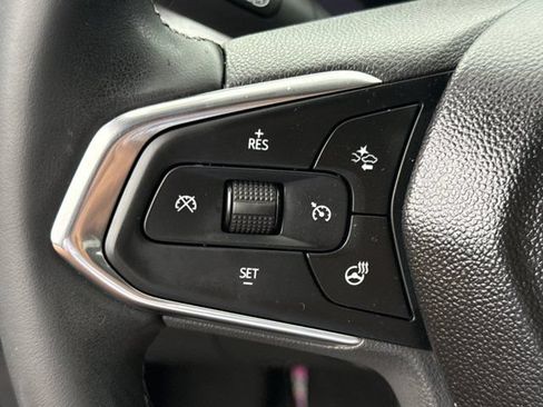 Used 2024 Chevrolet Trax LT w/ LT Convenience Package FWD image 23