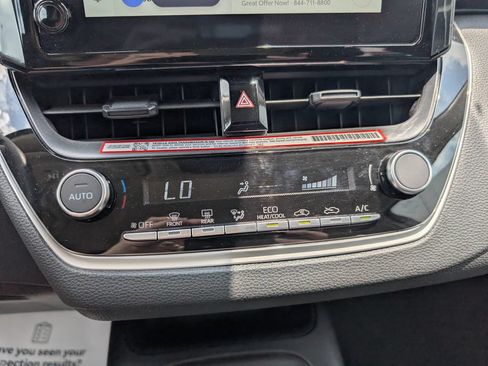 Used 2025 Toyota Corolla LE FWD image 15