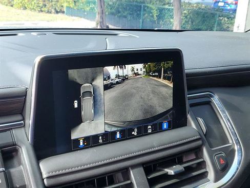 Used 2024 Chevrolet Suburban Z71 w/ Luxury Package image 64