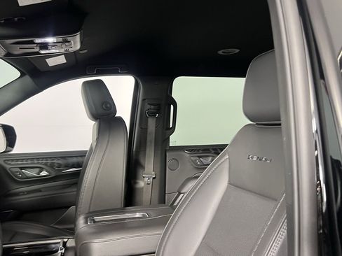 Used 2024 GMC Yukon XL Denali image 24