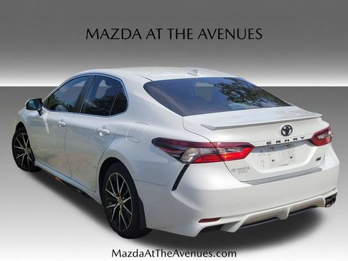Used 2022 Toyota Camry SE w/ Convenience Package FWD image 20
