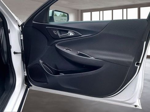 Used 2022 Chevrolet Malibu LT FWD image 21