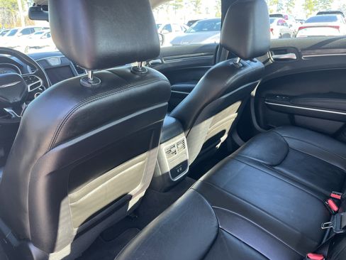 Used 2021 Chrysler 300 Touring L image 20