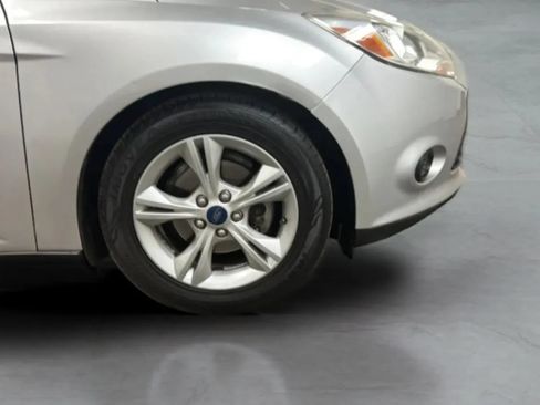 Used 2014 Ford Focus SE w/ SE Winter Package FWD image 24