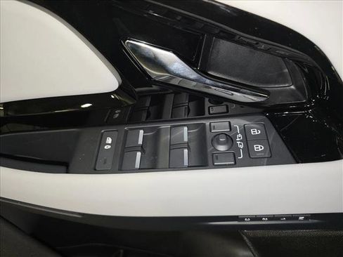 New 2026 Land Rover Range Rover Evoque S image 28