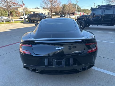 Used 2016 Aston Martin Vanquish Coupe image 5