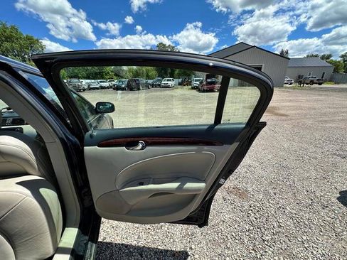 Used 2006 Buick Lucerne CXL w/ Luxury Package FWD image 30
