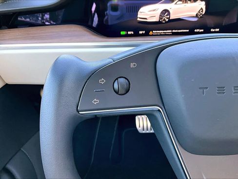 Used 2022 Tesla Model S image 22