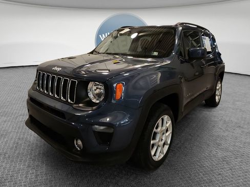 Used 2020 Jeep Renegade Latitude w/ Cold Weather Group AWD/4WD image 9