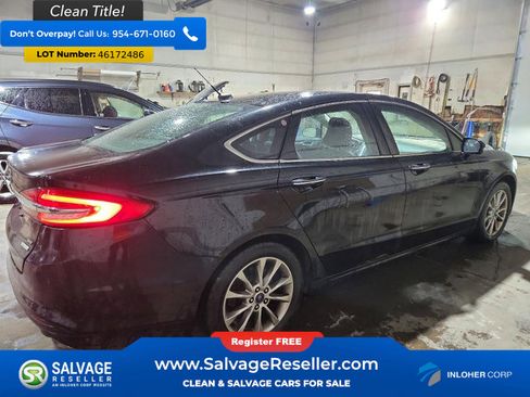 Used 2017 Ford Fusion SE w/ Fusion SE Technology Package image 4