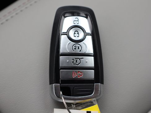 Used 2026 Ford Explorer Active w/ Active Comfort Package AWD/4WD image 35