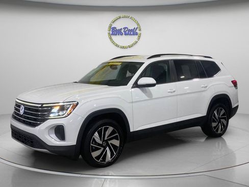 Used 2024 Volkswagen Atlas SE AWD/4WD image 1