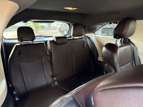 Used 2023 Toyota Sienna Platinum FWD image 17