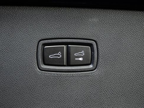 New 2026 Porsche Cayenne Coupe AWD/4WD image 32