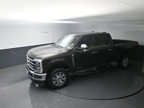 Certified 2025 Ford F250 Lariat w/ Lariat Ultimate Package AWD/4WD image 28