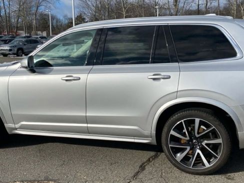 Used 2022 Volvo XC90 T6 Momentum image 6