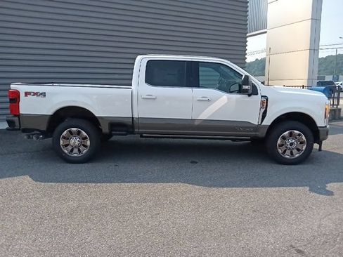 New 2026 Ford F250 King Ranch w/ FX4 Off-Road Package AWD/4WD image 2