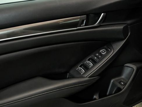 Used 2019 Honda Accord Sport image 10