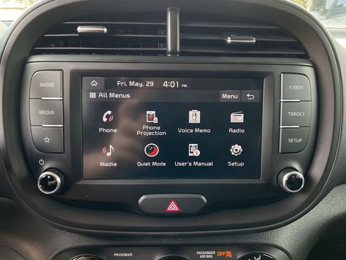 Used 2025 Kia Soul LX w/ LX Technology Package FWD image 24