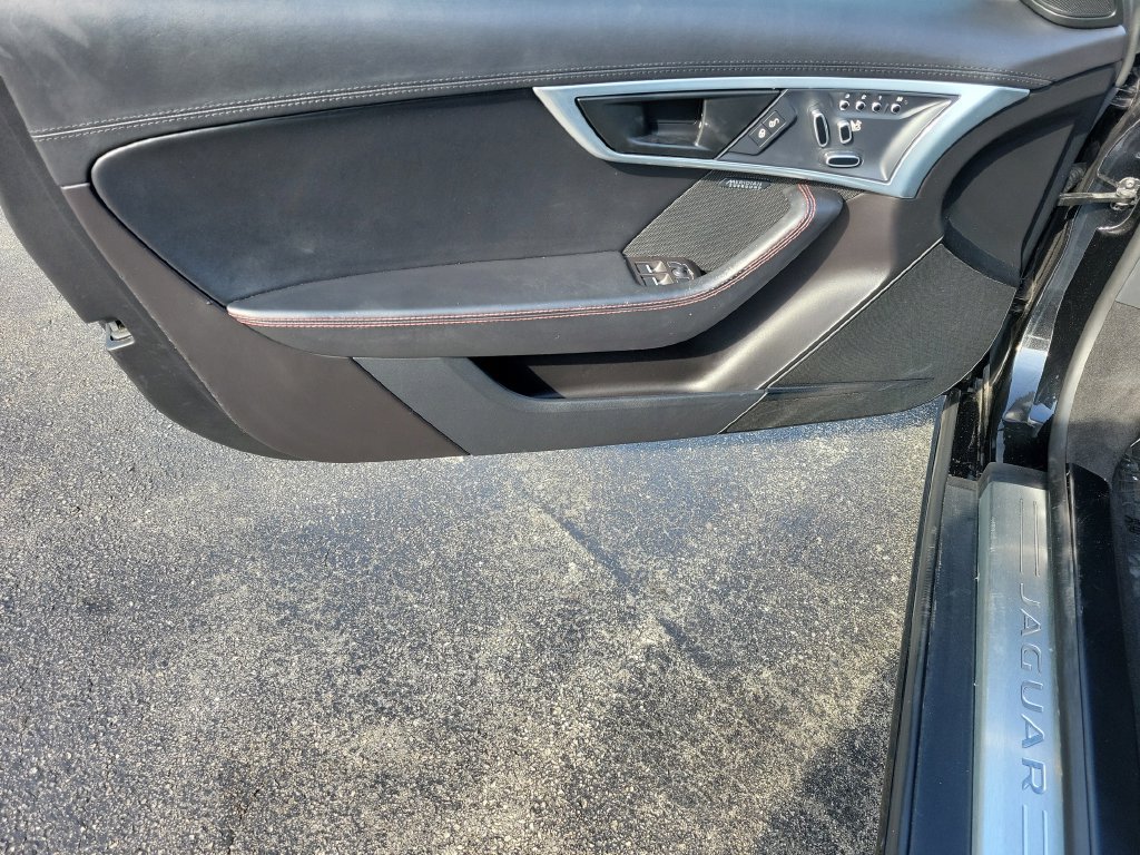 Used 2020 Jaguar F-TYPE Coupe RWD image 20