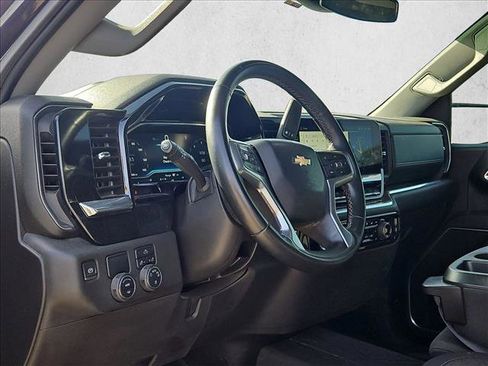Used 2024 Chevrolet Silverado 1500 LT image 10