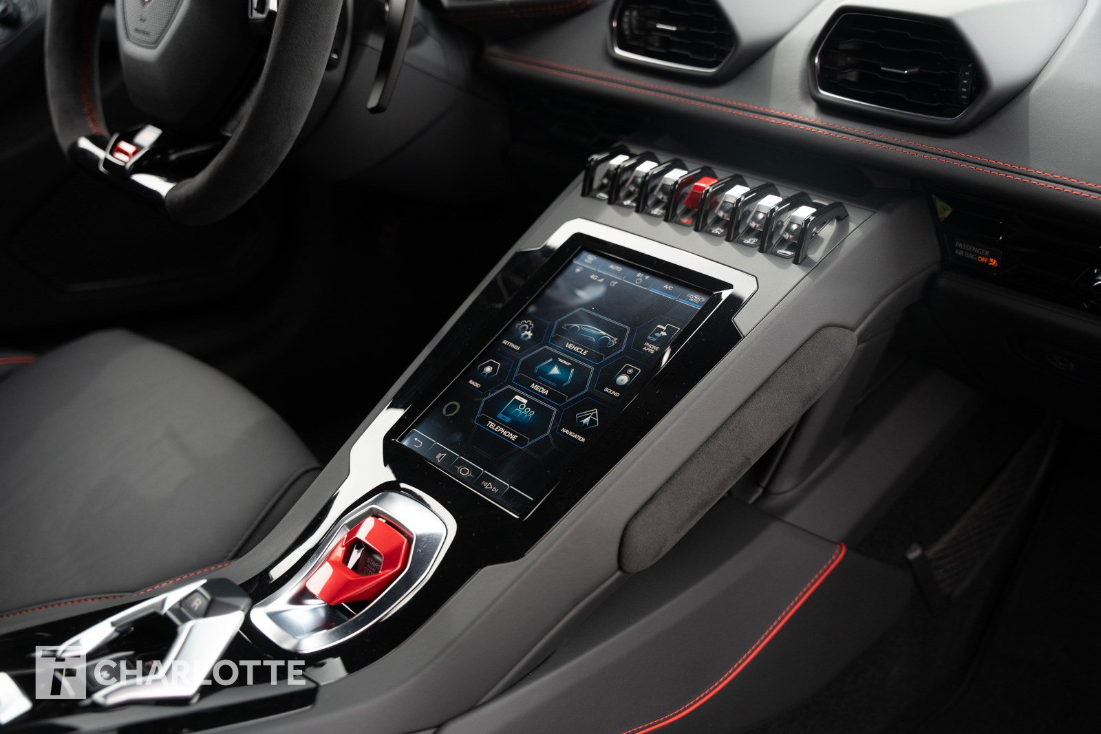 Used 2020 Lamborghini Huracan EVO RWD image 37