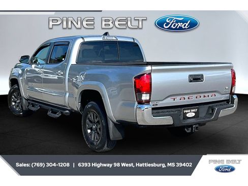 Used 2023 Toyota Tacoma SR5 RWD image 2